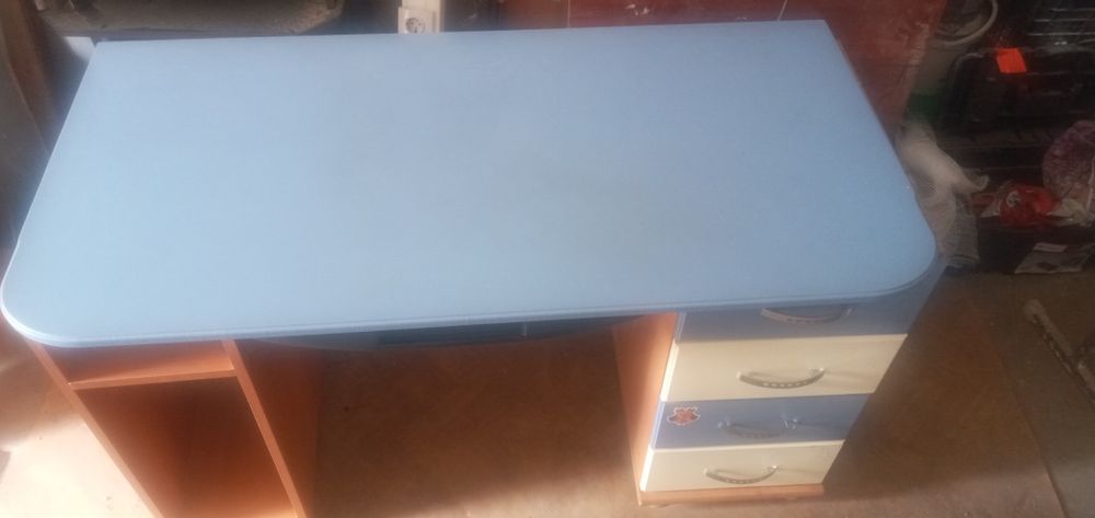 Стіл компютерний письмовий. Стіл в дитячу.