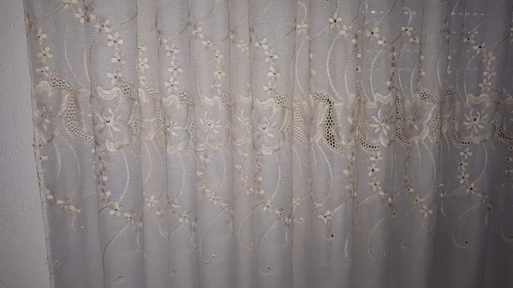 Cortinados em excelente estado - Baixa de preço. NOVO PREÇO 70 euros