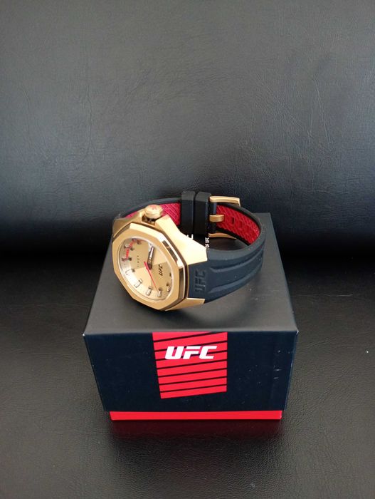 Zegarek Męski Timex UFC Octagon (Gold/Black) – Zestaw z Pudełkiem