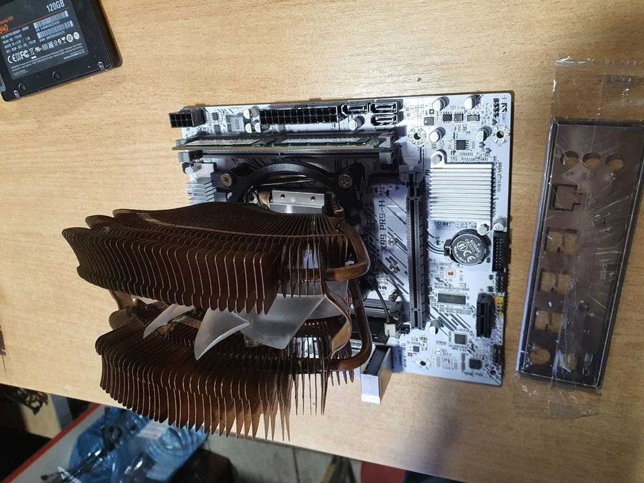 Матер плата s2011v4 X99 с 24-х поточн E5-2680v4, 16 Гб DDR4 .