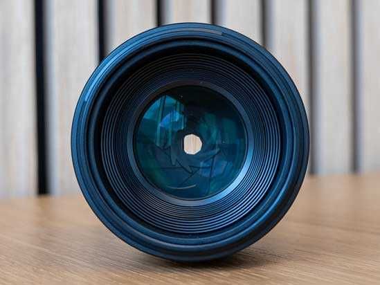 Canon 45mm 1.2 STM + JJC Lens Hood