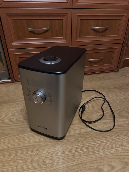 Зволожувач повітря BORK H701