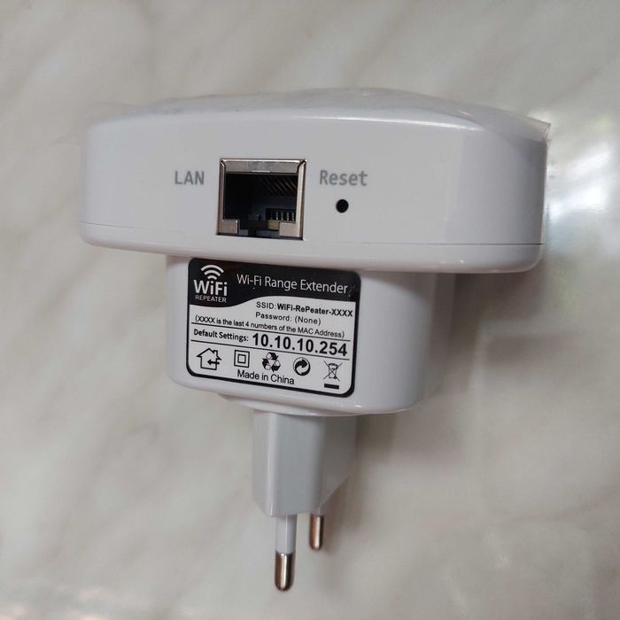 Усилитель WiFi сети, репитер Вайфай сигнала от роутера интернета