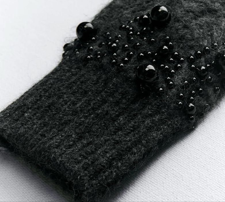 Светр з перлинами Zara, S