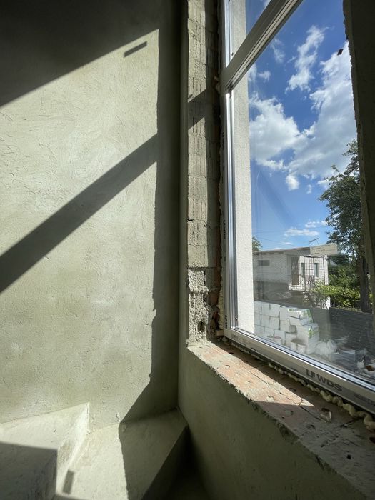 Котедж з гаражем та ділянкою у Львові. 4 км до центру. Без комісії
