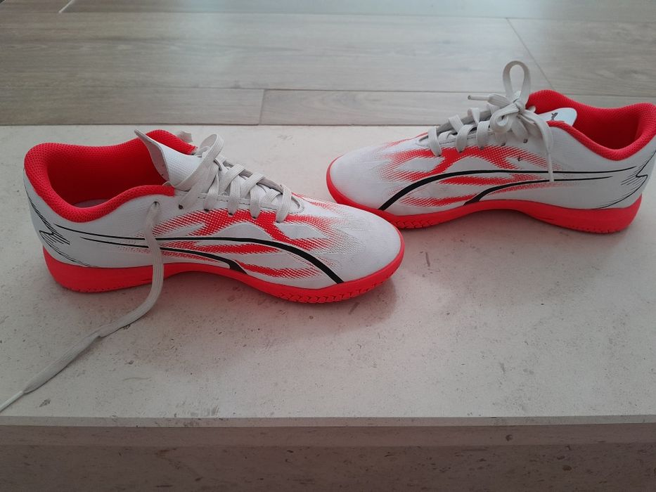 Ténis futsal Puma número 35