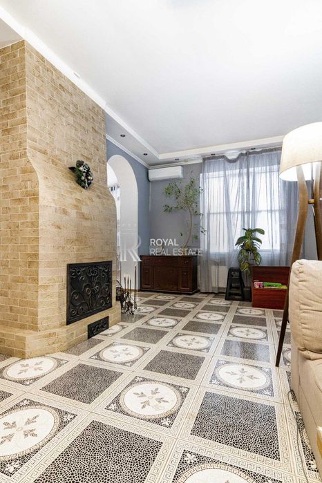 Продаж Будинок Київ Деснянський район вул. Тодося Осмачки 305 м² 5 кімнат Басейн Генератор Камін Тераса Гараж Автономність