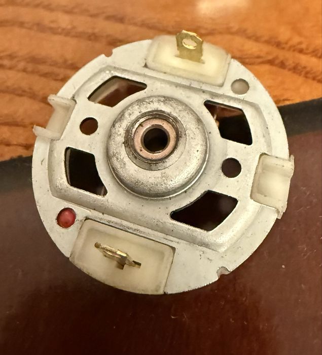 Щетки шуруповерт RS550 ; Bosch Gsr 1440 607022537