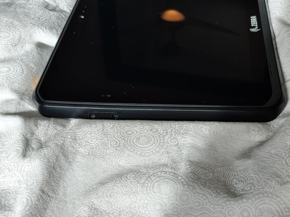 Zebra ET80 Rugged 2-in-1 Tablet Profissional