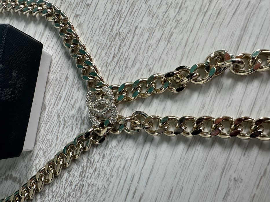 Elegancki naszyjnik marki Chanel