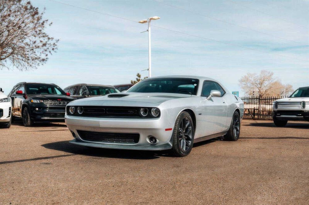 Dodge Challenger      2019