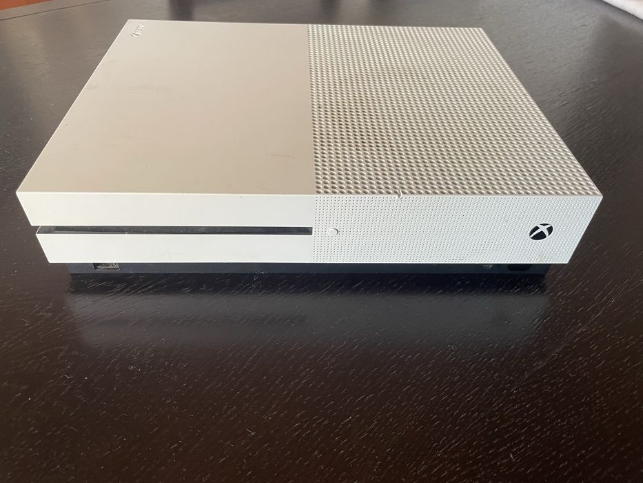 Xbox one S aberta