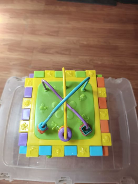 Cubo interativo para crianças