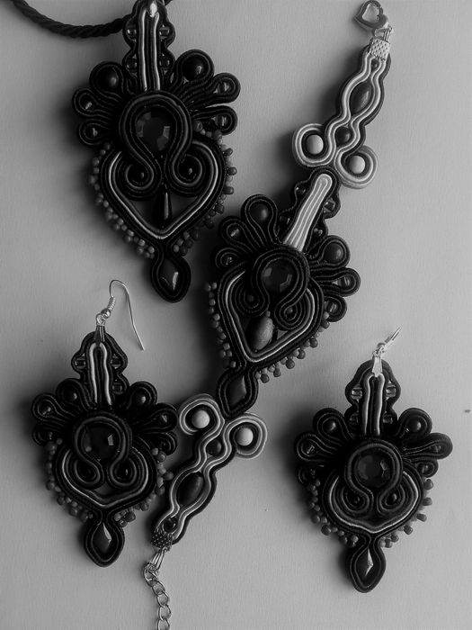 Folkowy komplet sutaszowy