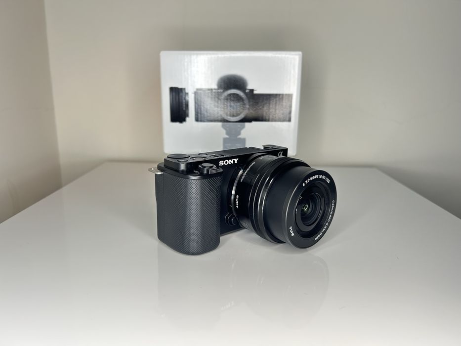 Sony ZV-E10 + Lente 16-50 + SmallRig + 5 Baterias + 2 Carregadores