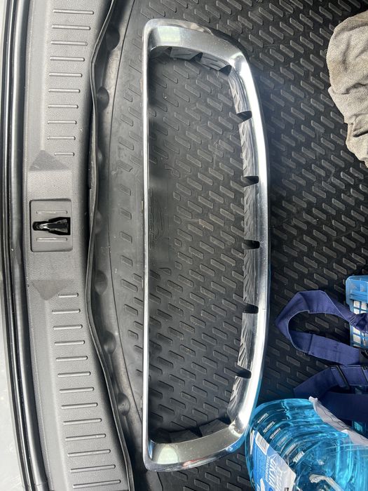 Рамка решітки радіатора Volvo xc70(Y381)