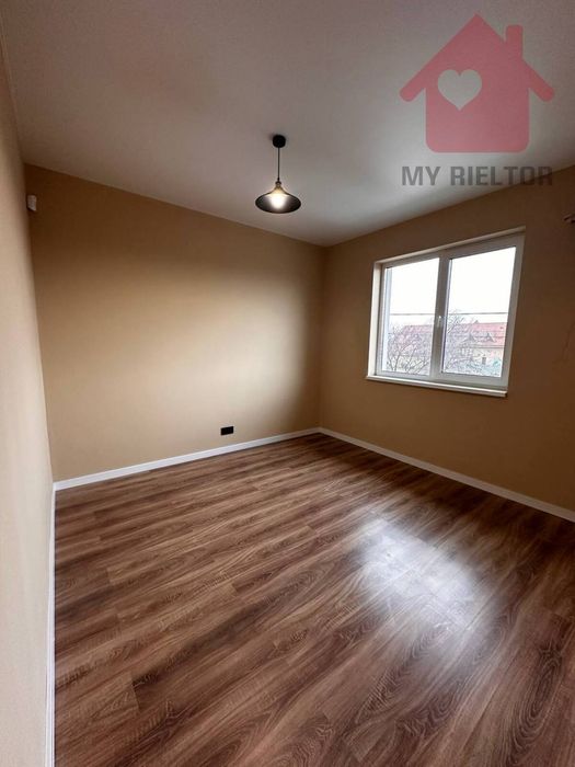 Продаж будинку у новому котеджному містечку!