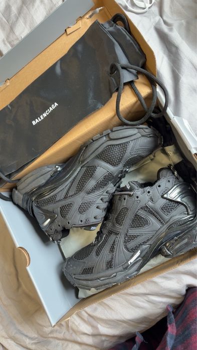 Balenciaga runner