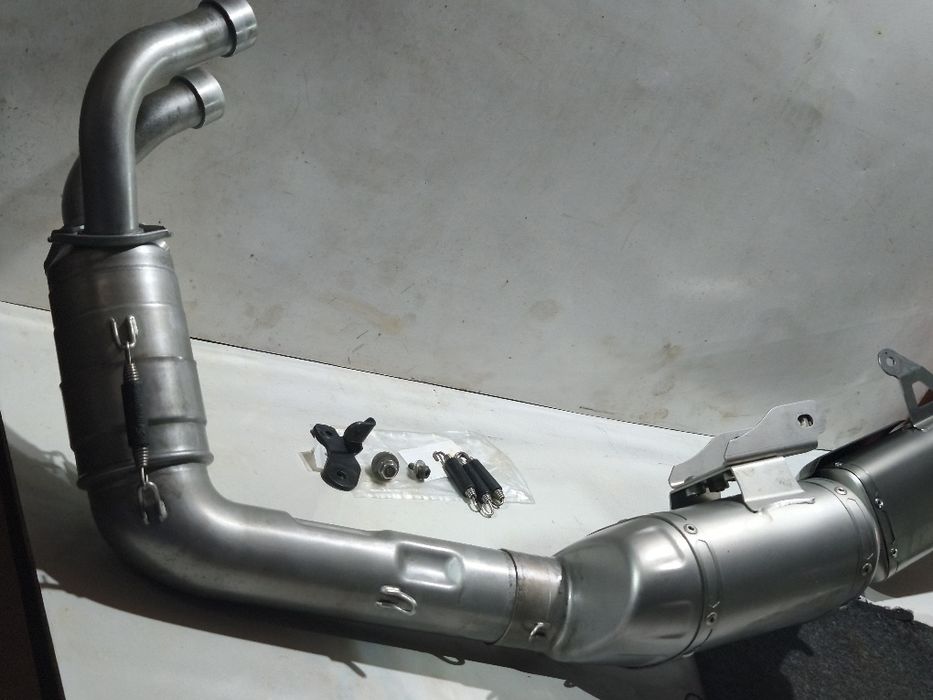Ackrapovic  Yamaha R7 / MT 07