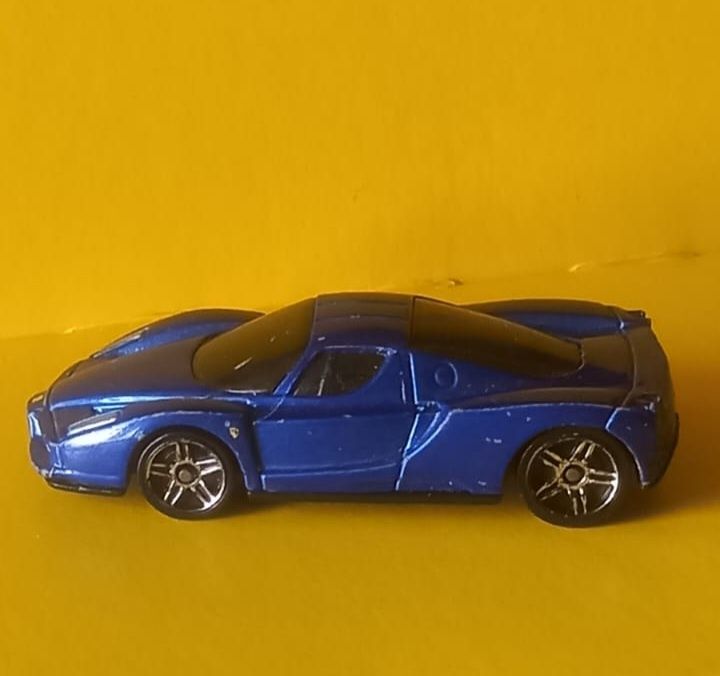 Enzo ferrari hot wheels