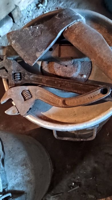 Продаются газовые баллоны и паяльные лампы