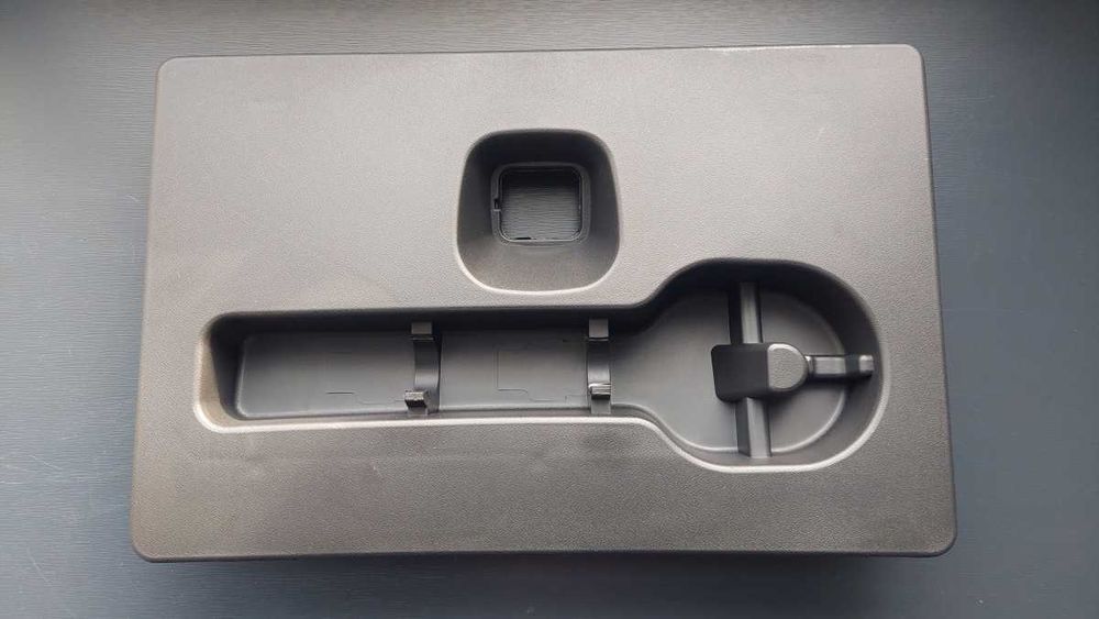 Панель підкапотного боксу Model Y Juniper 1940218-00-C