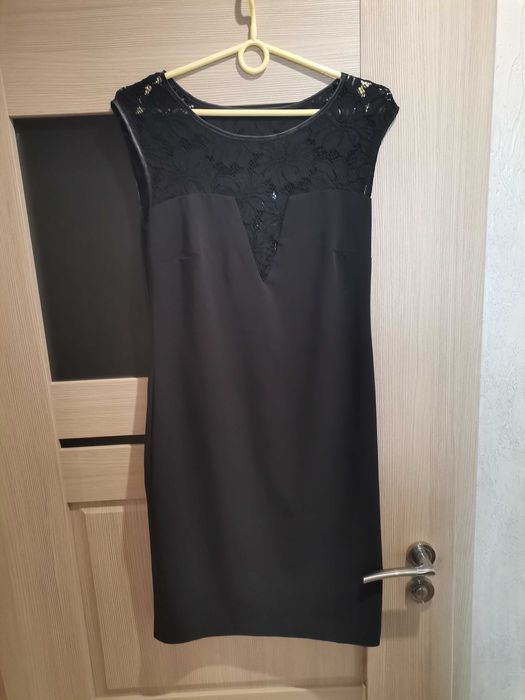 Sukienka elegancka koronka