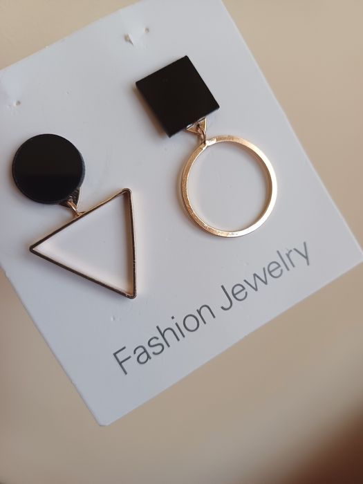 Kolczyki wkręty geometryczne eleganckie