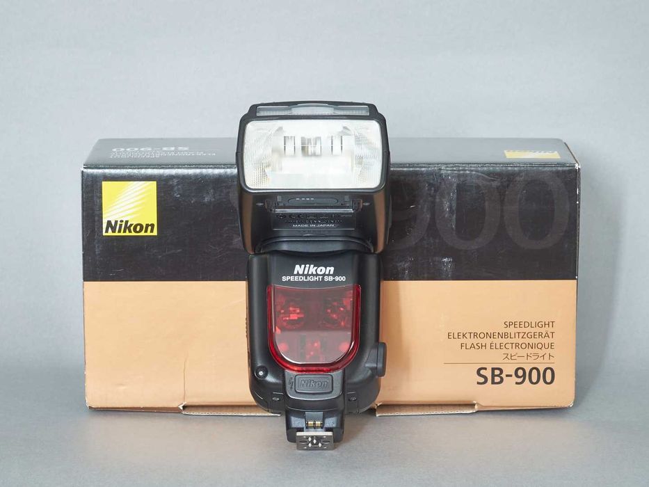 Lampy błyskowe Nikon SPEEDLIGHT SB-900, SB-800 i SB-22