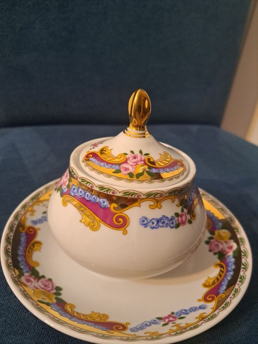 Bule e pires em limonge