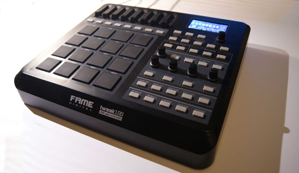 MPD Fame Tweak 100 - MIDI Controller64739984198530120