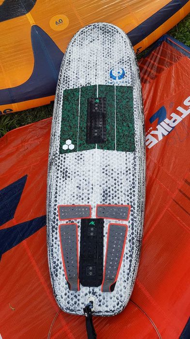 Pronefoil Surfoil Wingfoil Appletree 5'0x19.7 37lt Carbono