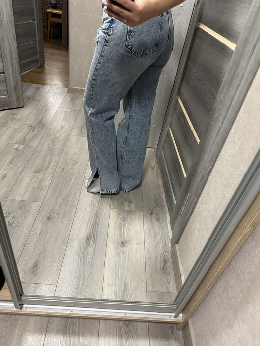 Джиниси голубого кольору