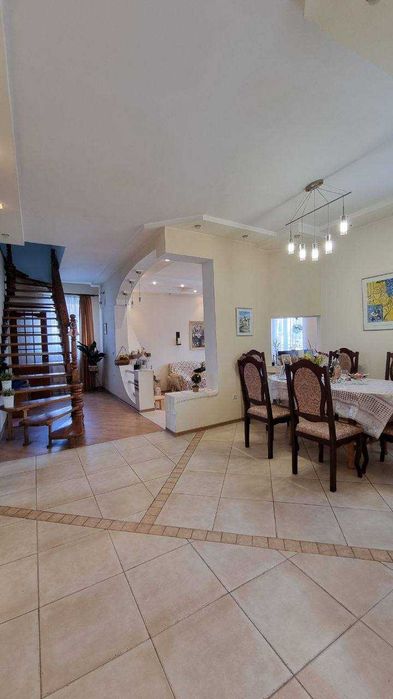 Продається стильний жилий будинок з меблями та технікою