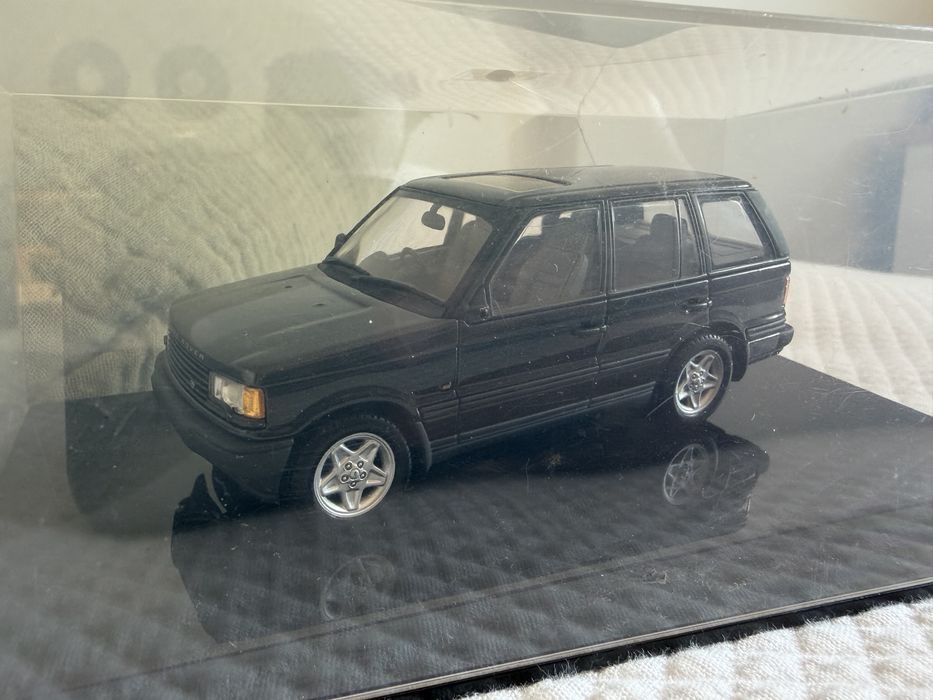 Miniatura Range Rover 4.6 HSE – Escala 1:43 – Preta | Coleção