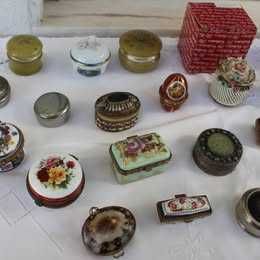 Caixas de comprimidos , Cada 4€