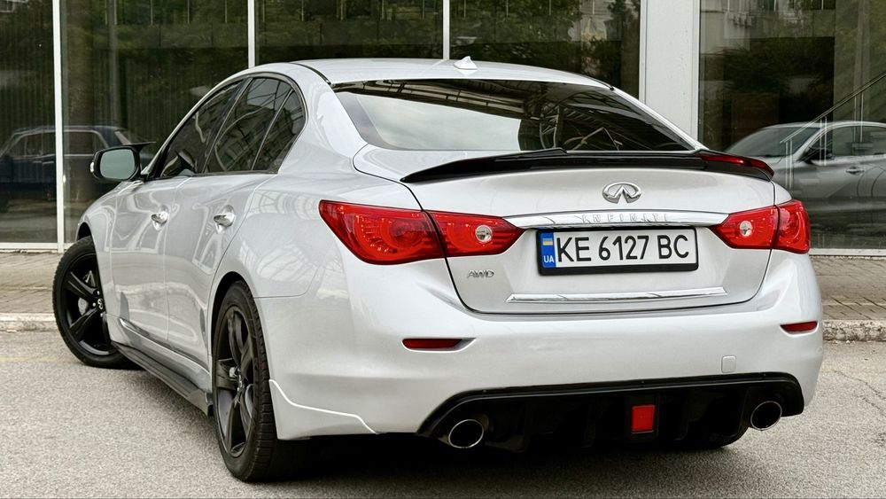 Продам Infiniti Q50   Полный привод 3,7 Газ/Бензин