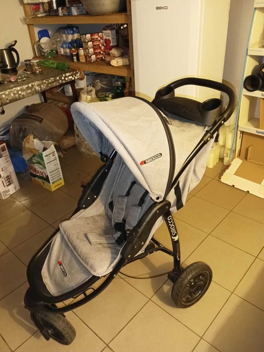 Sprzedam  wózek dziecięcy spacerówkę
