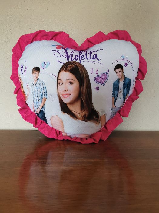Almofadas da Violetta e Mickey