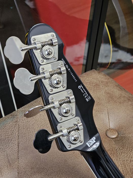 LTD Phoenix-1004 gitara basowa + pokrowiec + pas