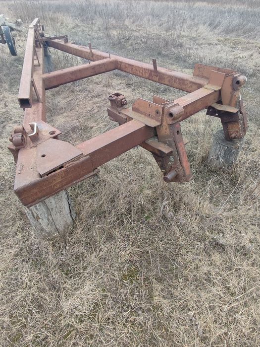 Навісний Плуг ПТК 8 під круглу стійку під трактор Кировец К700 К701