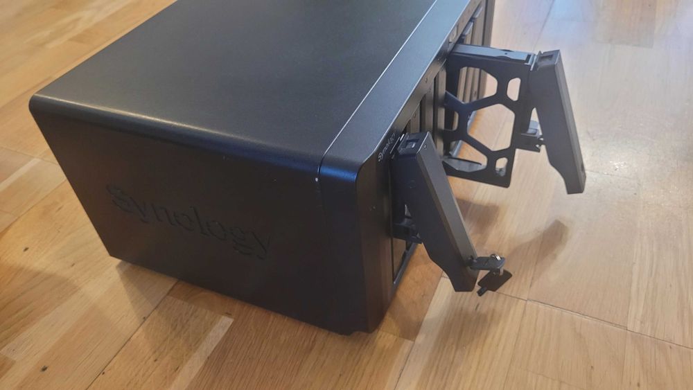 Synology NAS 1815+