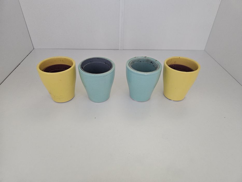 Doniczki porcelanowe 4 sztuki jak nowe średnica 6 cm