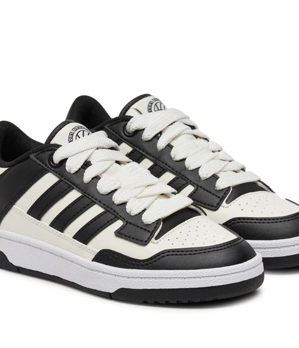 Нові кросовки adidas