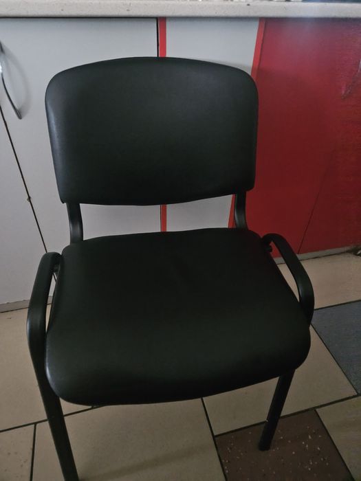 Стілець офісний з екошкіри