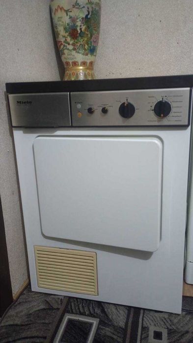 Конденсаційна сушарка MIELE T 368 C