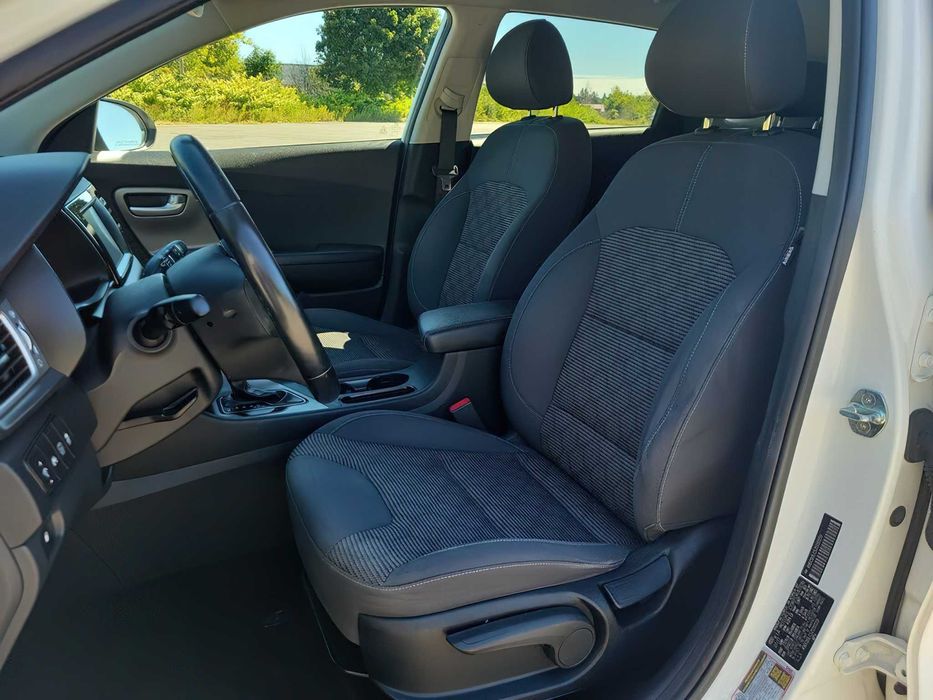 Kia Niro LX      2018