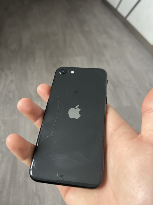 Се 2020 64 гб все працює все оріг крім акб замінений на посилений