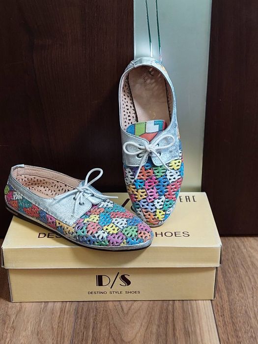 Летние туфли  в дирочку