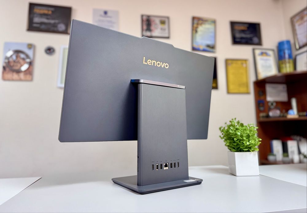 Моноблок Lenovo IdeaCentre 3 24ARR9 / Ryzen 5 7535HS / 16GB RAM / SSD 512GB / 24” FHD IPS